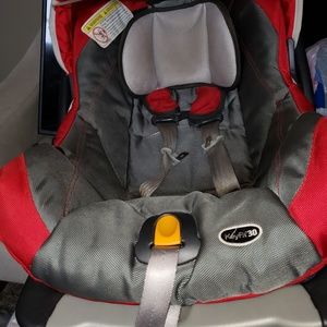 Car seat with 2 bases